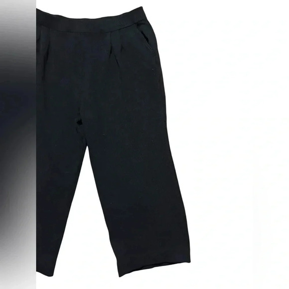 St. John Black  Knit Cropped Pants - Picture 3 of 5